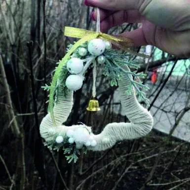 Новогодние подвески из дерева и джута