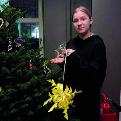 Объемные снежинки из бумаги